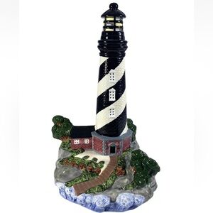 Vintage 2000 Youngs Coastal collection Cape Hatteras Lighthouse ceramic Figurine